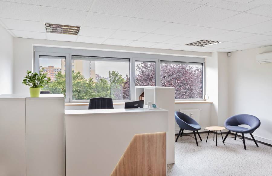 Recepce zubní kliniky DENTA-VITA – Praha 13, Stodůlky (3. patro, vchod vedle optiky)